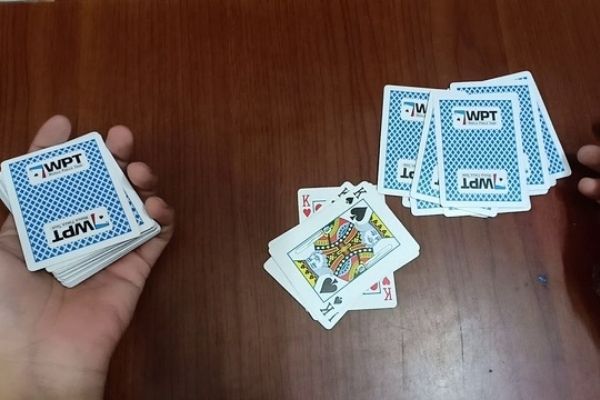 Cách xếp và tráo bài