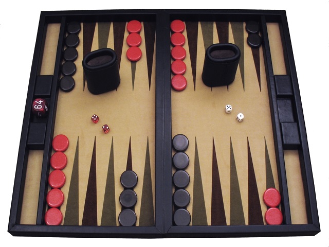 Bộ bài Backgammon bao gồm những gì?